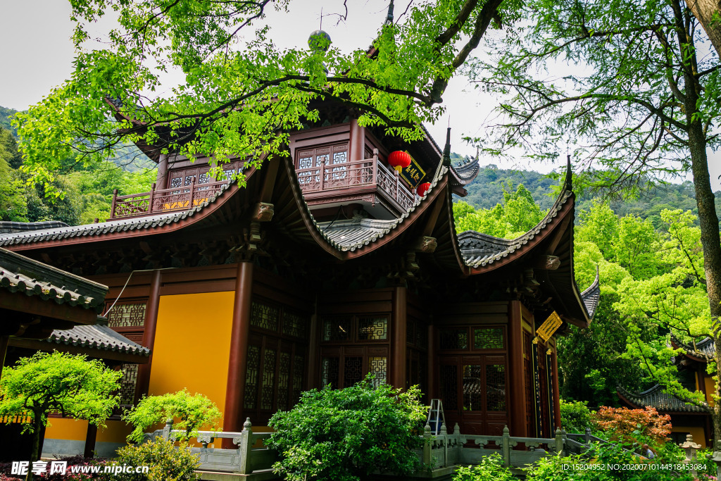 春天的杭州灵隐寺