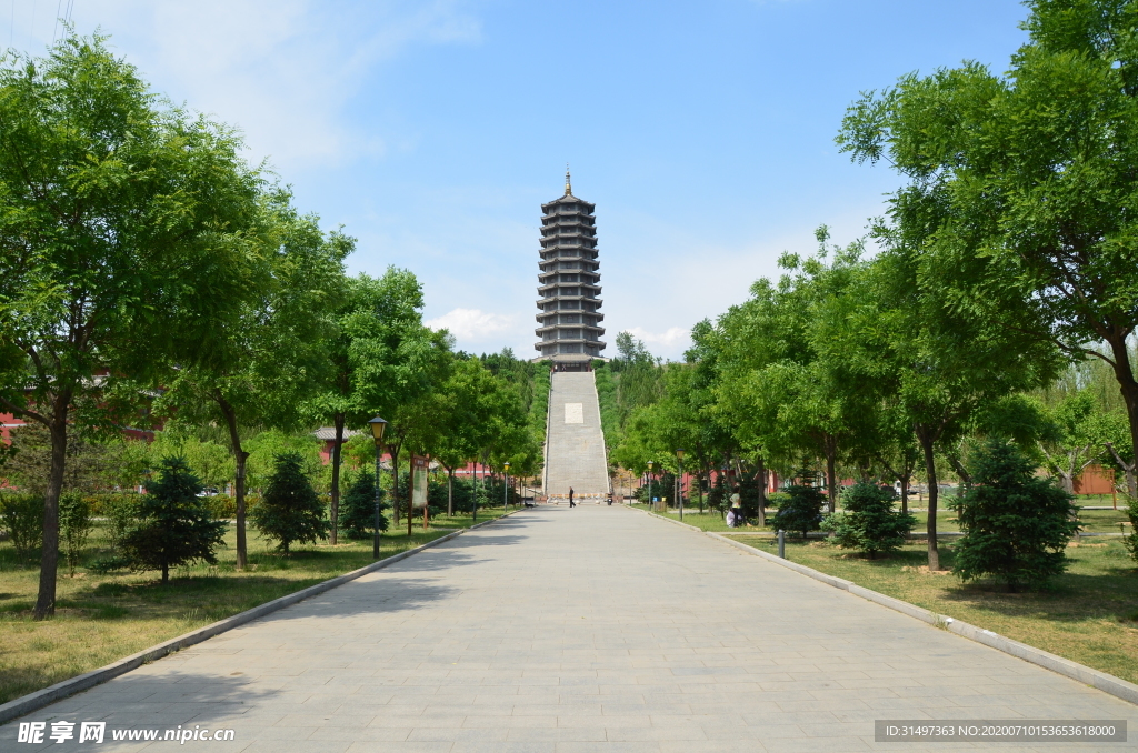 龙泉寺风光