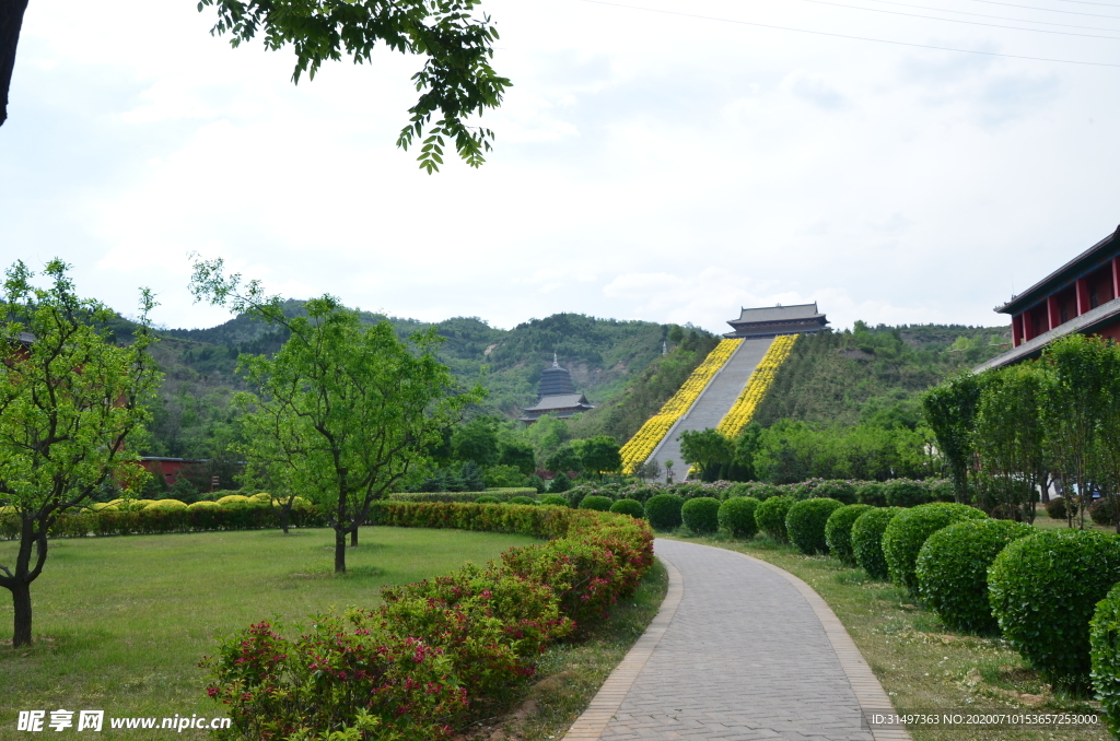 龙泉寺风光