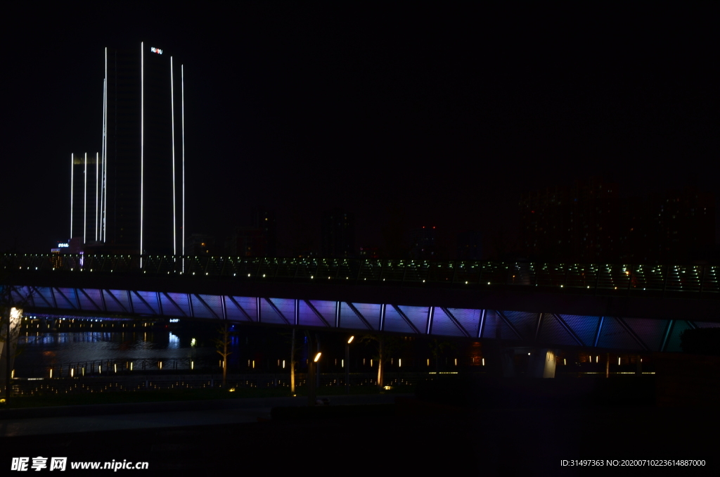 长风商务区夜景