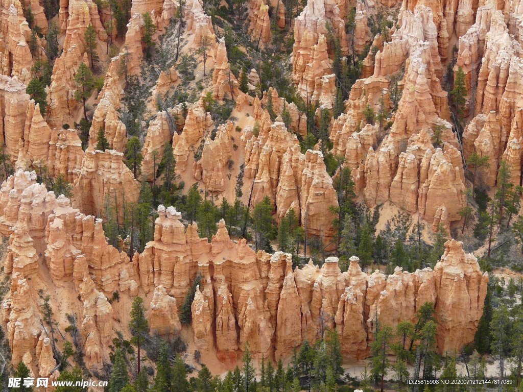 峡谷