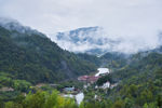 云雾山村