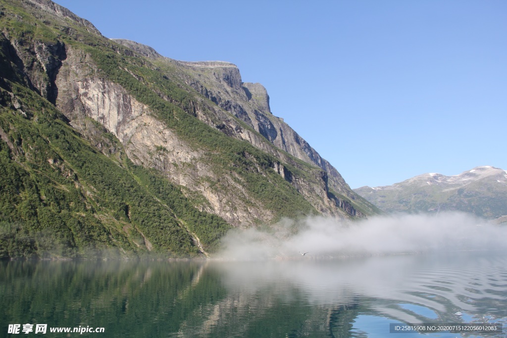 峡湾山水