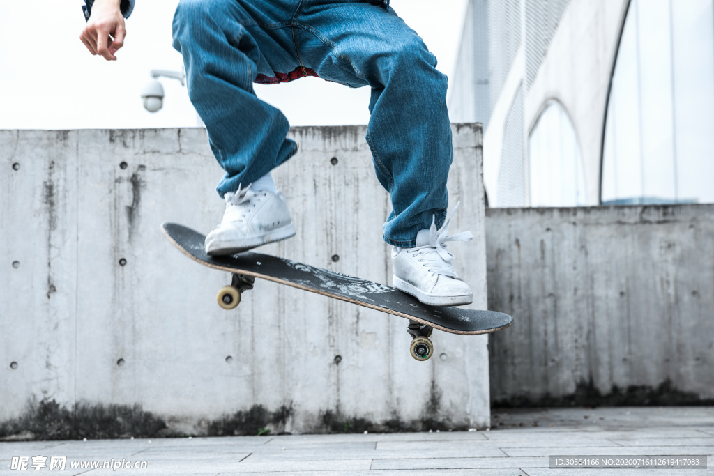滑板少年比赛街头背景素材
