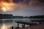 阳光湖景