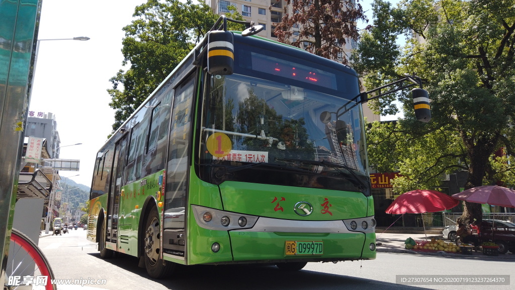 公交车