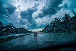 车窗雨滴