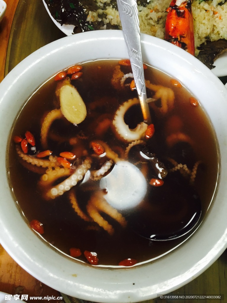 鱿鱼炖半酒