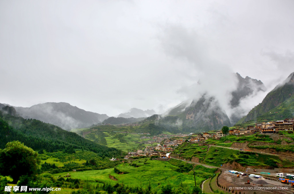 甘肃甘南扎尕那风景