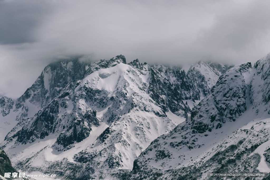 雪山景观