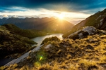 夕阳高山景观