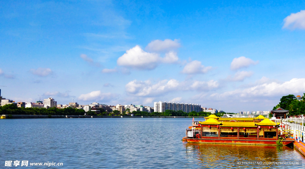 江边风景