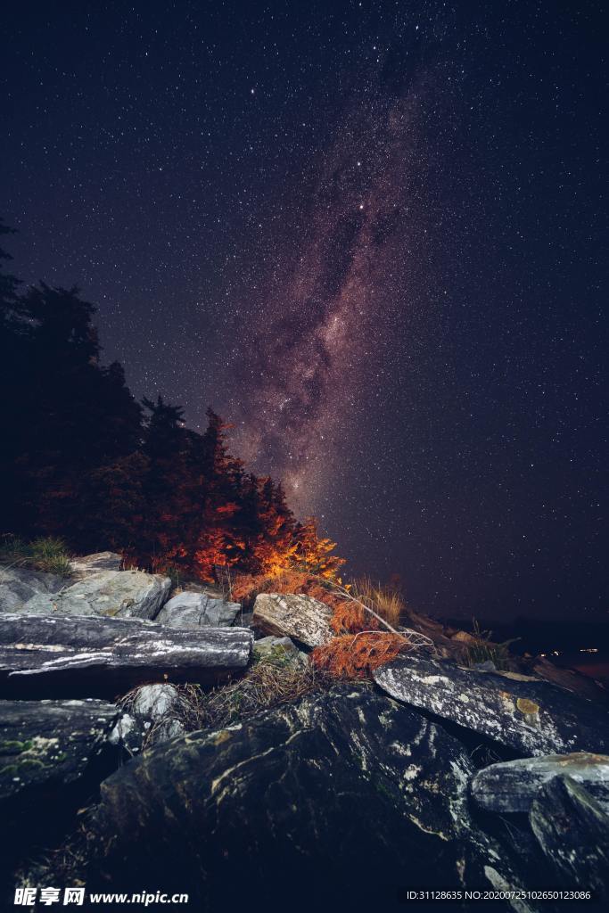 星空 岩石