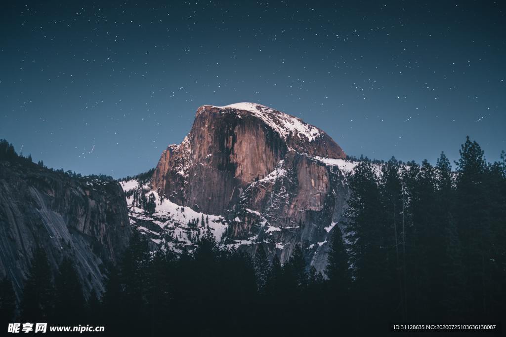 星空 雪山