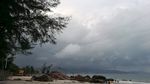 深圳西涌隔海望雨景