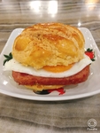 烟肉蛋菠萝包