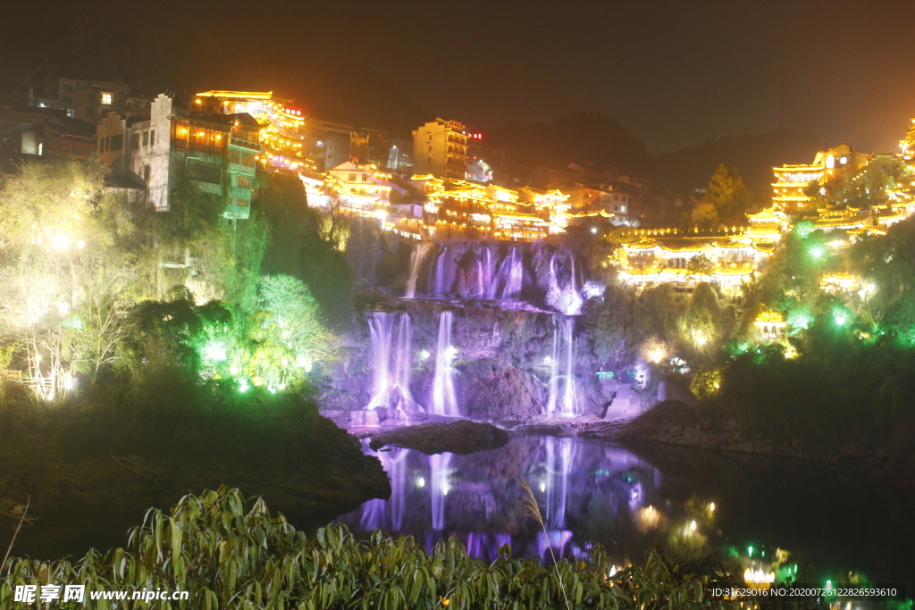 芙蓉镇夜景