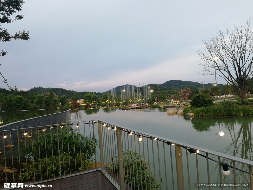 南方小镇音乐喷泉夜景