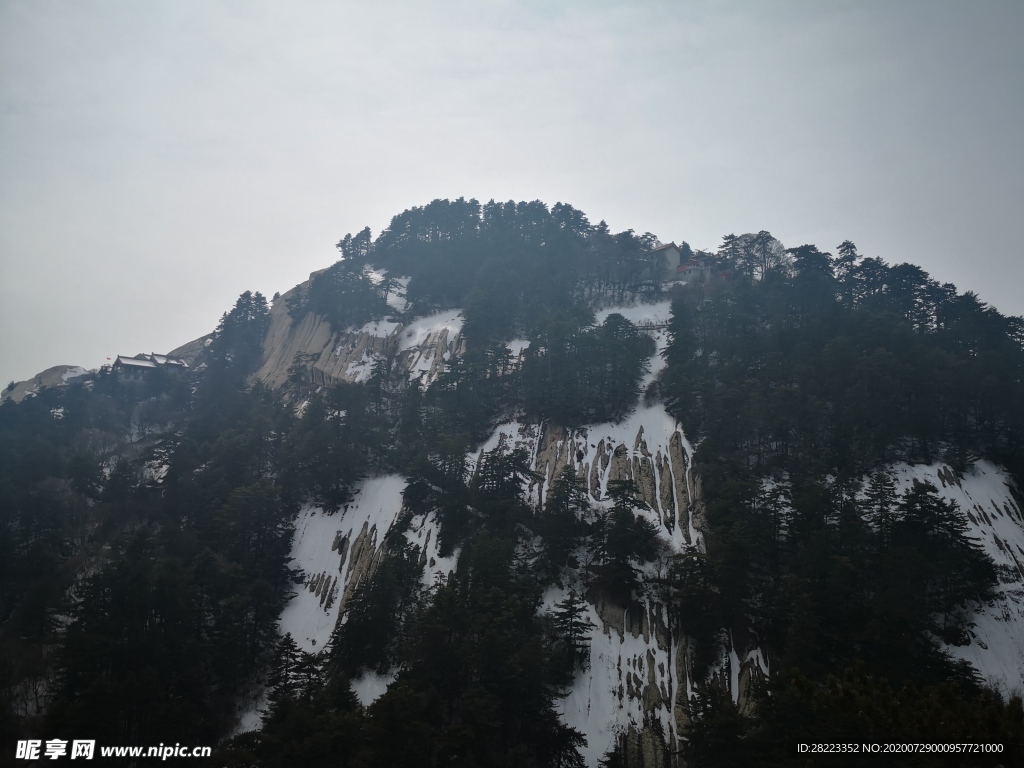 华山雪景