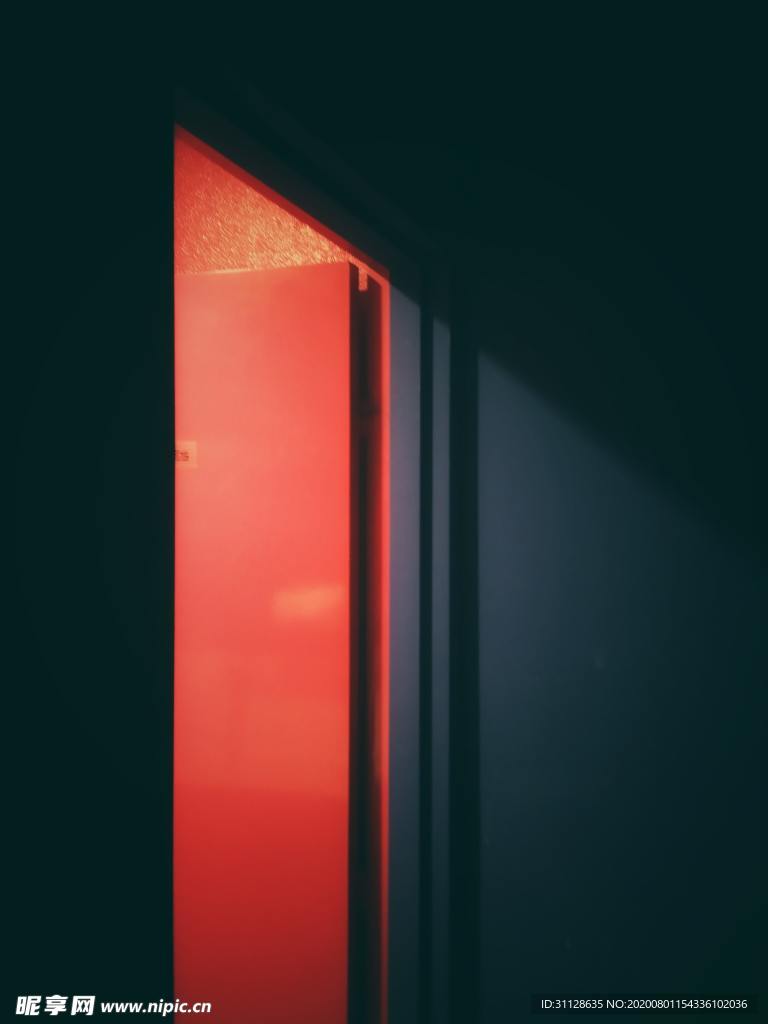 红色门