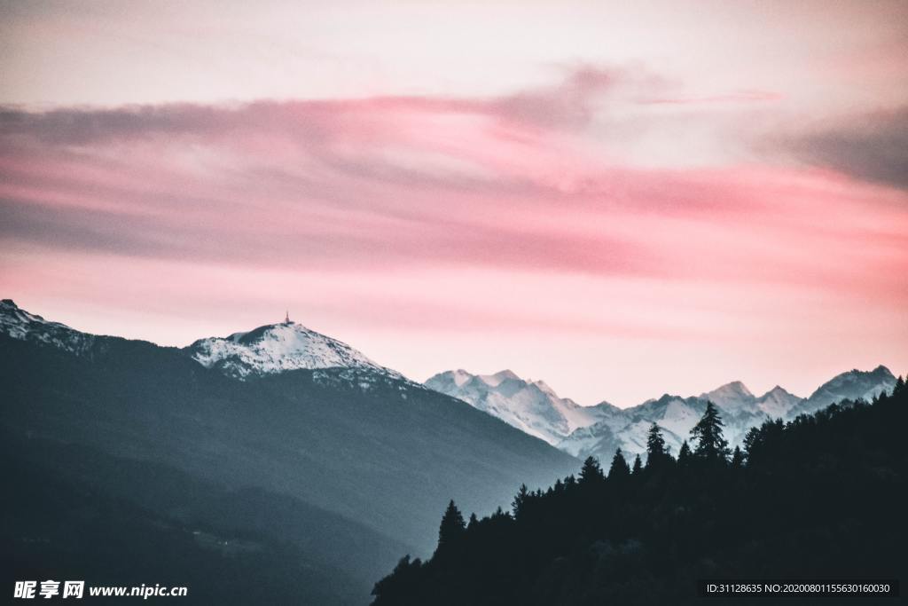 雪山 云层