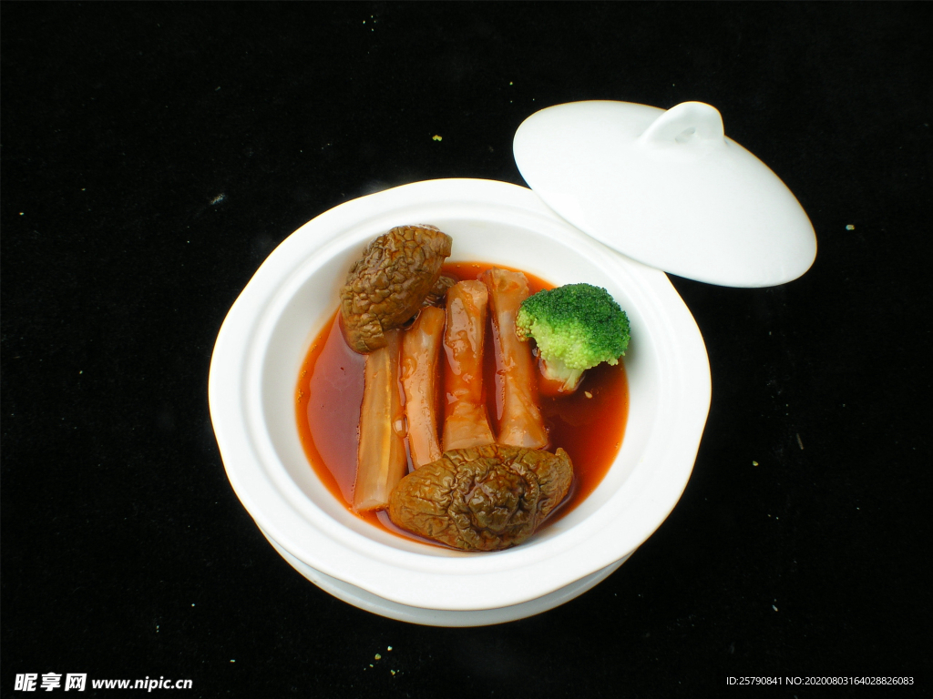 松茸扣鹿筋