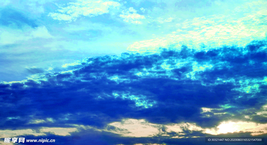 蔚蓝天空