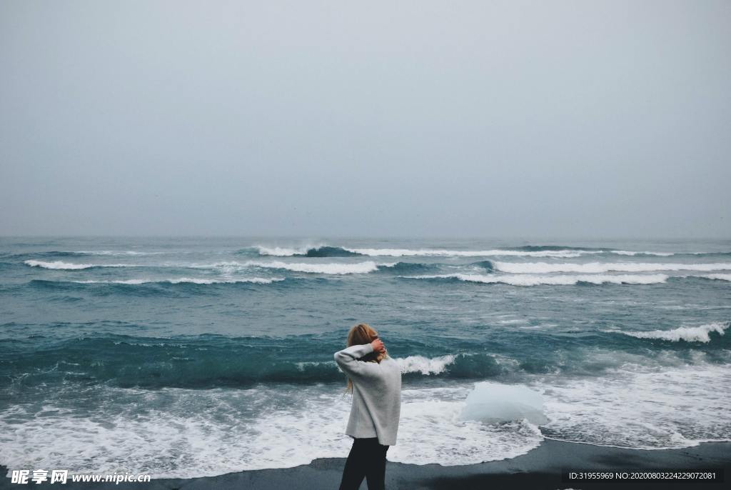 蓝天 沙滩 海浪图片