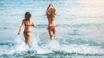 海滩 女孩 游泳 图片