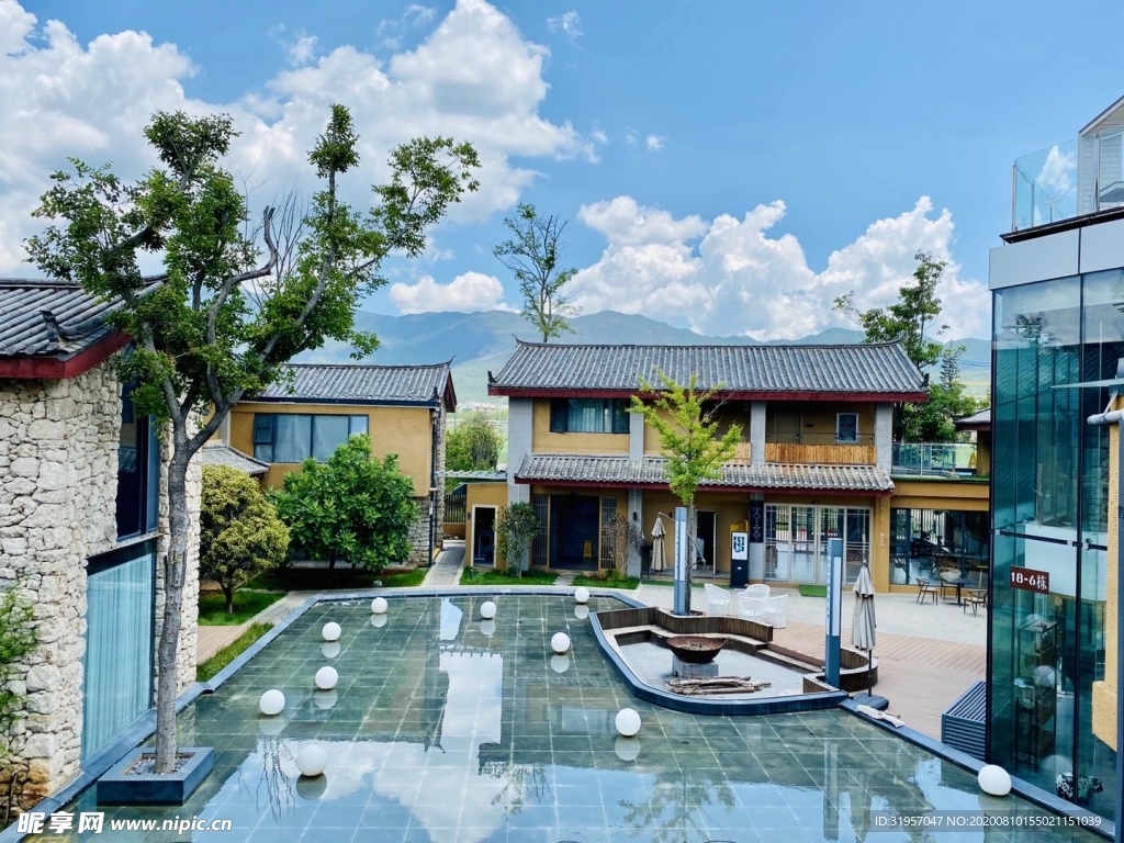 束河
