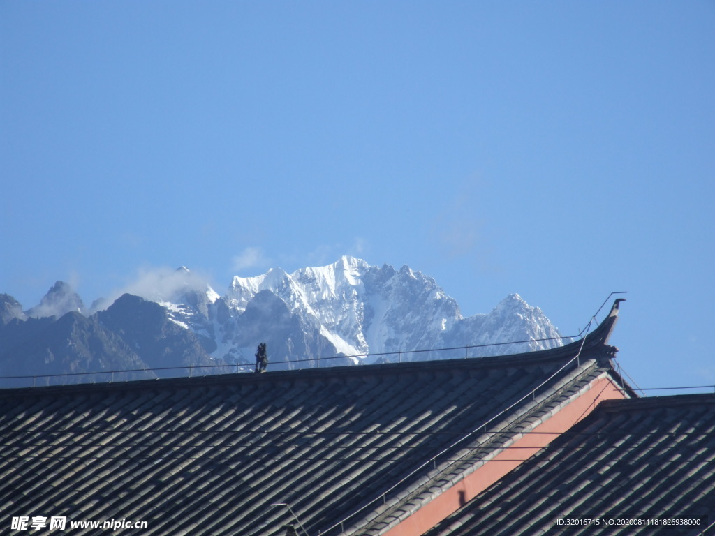 远眺玉龙雪山