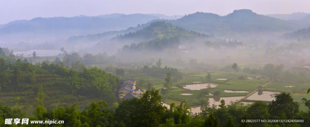 绿色 山村