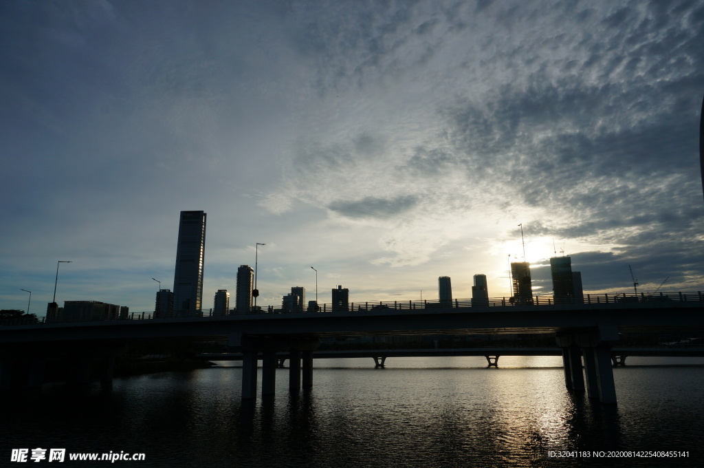 深圳湾公园 城市夕阳 湖面