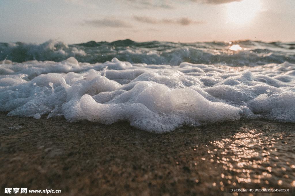 浪花泡沫