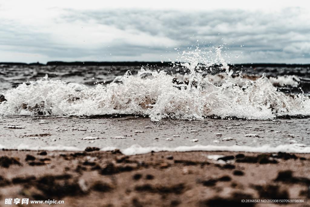 浪花泡沫