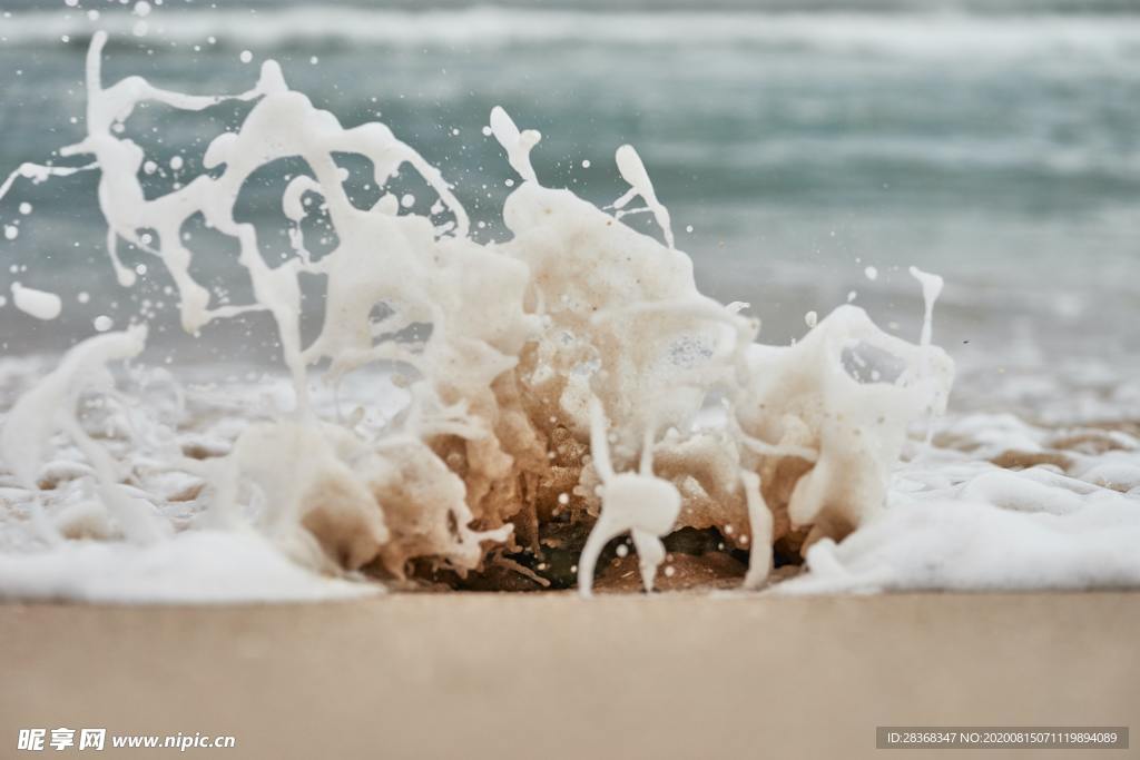 浪花泡沫