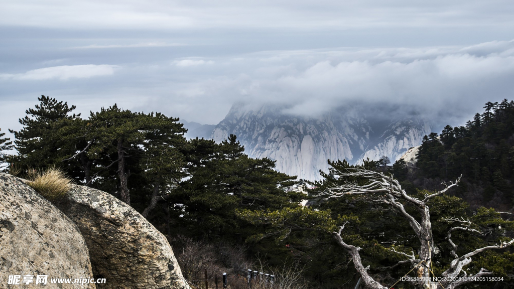 华山