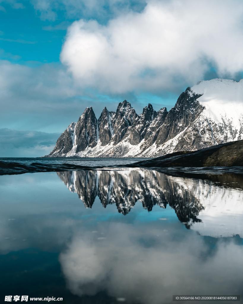 山峰海洋天空自然生态背景素材