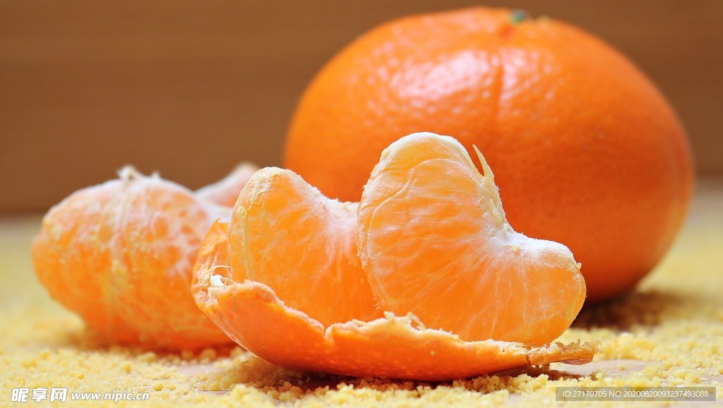 剥橘子