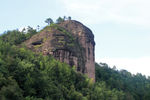乡下山岩
