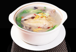 菌菇全鸡煲