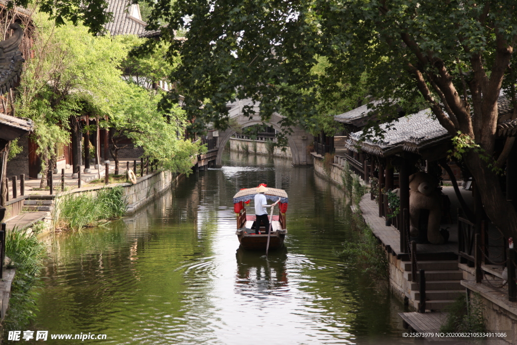 台儿庄古城小河行船