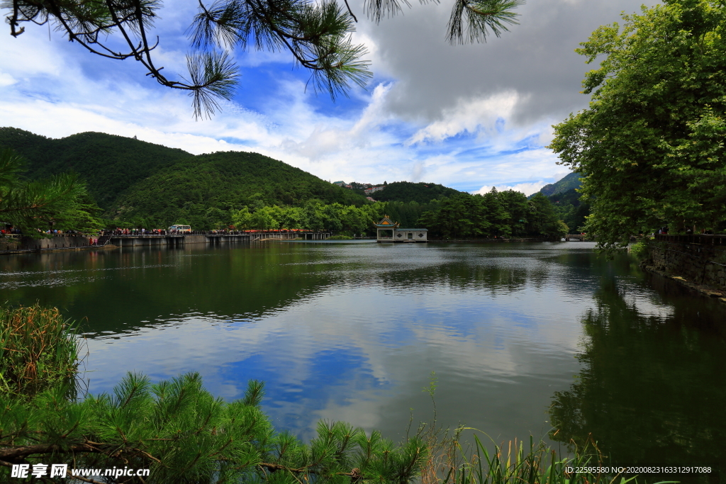 庐山如琴湖