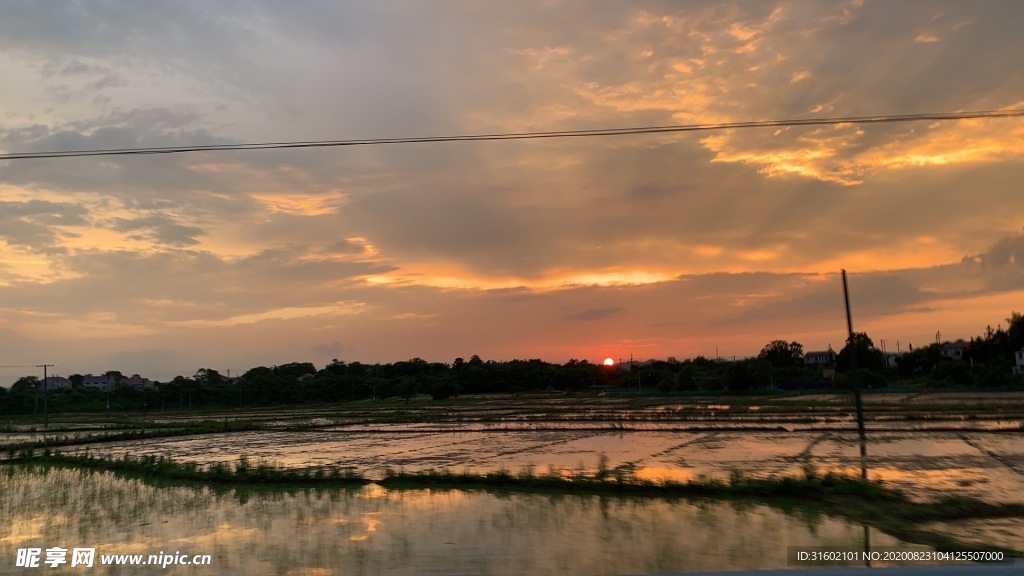 夕阳田野