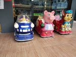 摇摇车特写