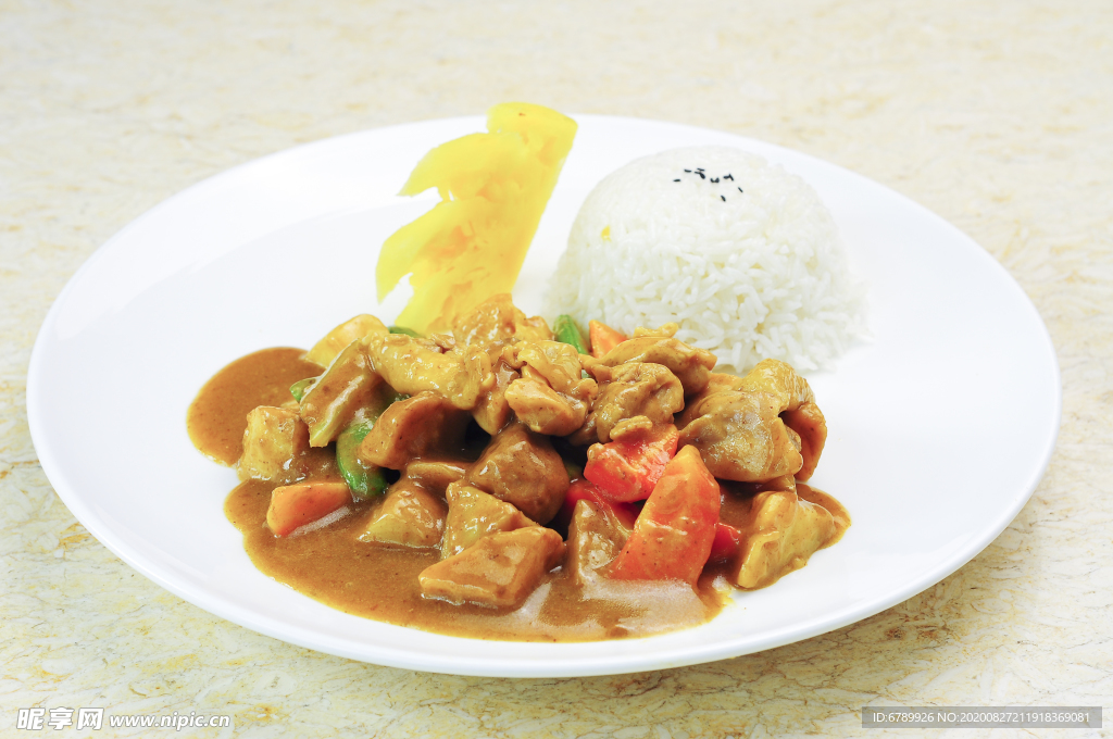 泰式咖喱鸡肉烩饭