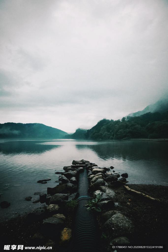 湖水