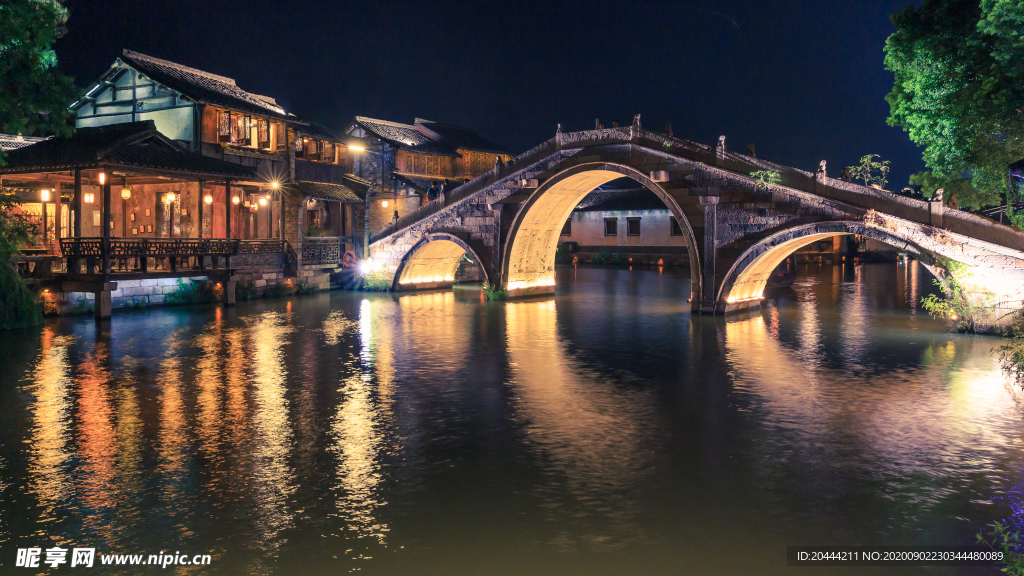 水乡古镇石桥夜景