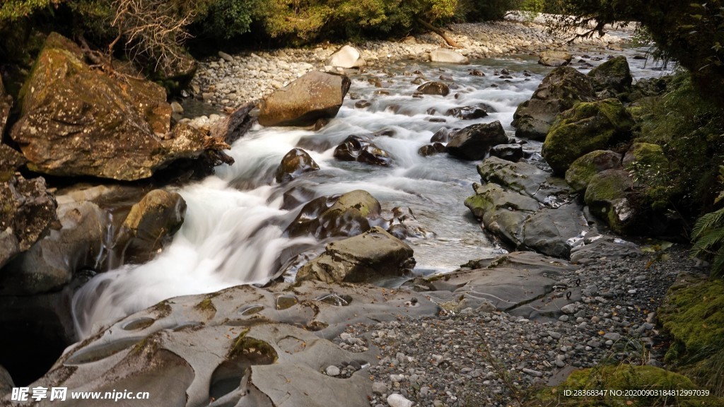 山涧小溪