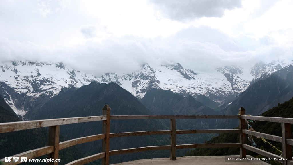 雪山观景台